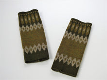 画像をギャラリービューアに読み込む, 3色ジャガードハンドウォーマー ロピ柄 品番:1004-1 緑杢