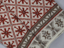画像をギャラリービューアに読み込む, ハンドウォーマー 【マーラ柄 白×赤杢×グレーベージュ】 No.1005-2