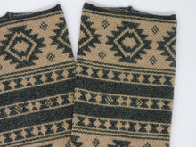 画像をギャラリービューアに読み込む, ハンドウォーマー ネイティブ柄 No.1003-7  深緑杢色