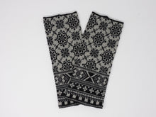 画像をギャラリービューアに読み込む, ハンドウォーマー 【クラシック ライトグレー×ブラック】 No.1005-4