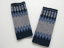 画像をギャラリービューアに読み込む, 3色ジャガードハンドウォーマー ロピ柄 品番:1004-1 青水色系