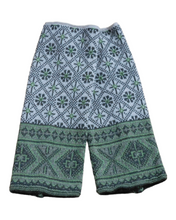 画像をギャラリービューアに読み込む, ハンドウォーマー 【花柄 緑系サシ色】 No.1005-1